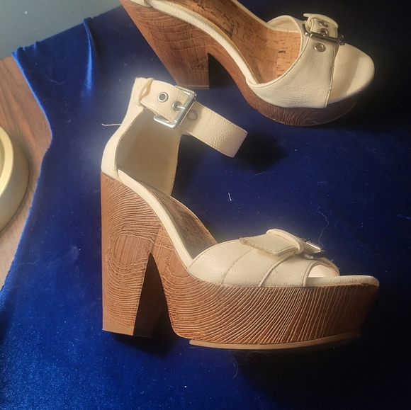 Guess heels - Picture 3 of 4